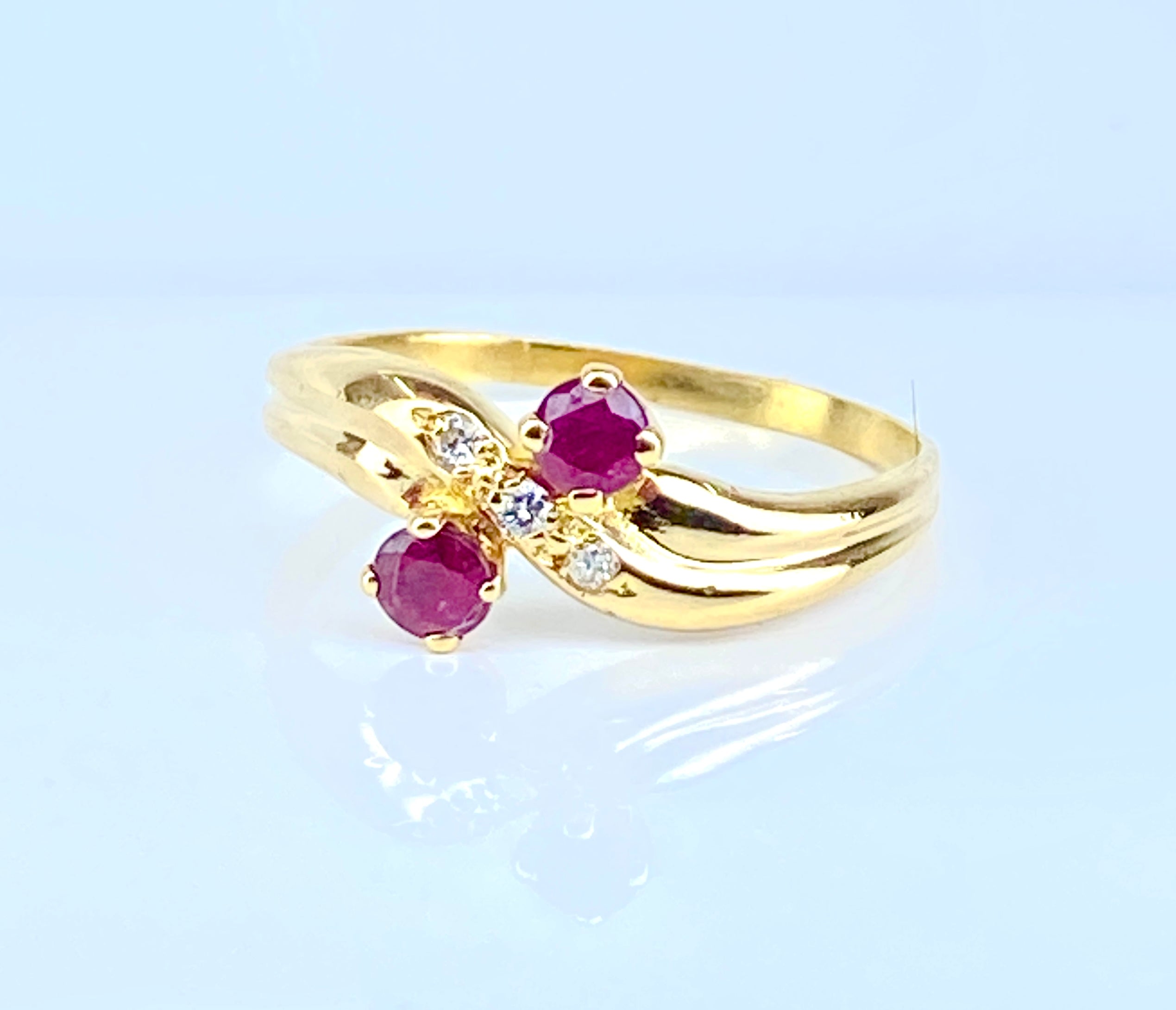 Ring you and me in yellow gold, rubies and diamonds