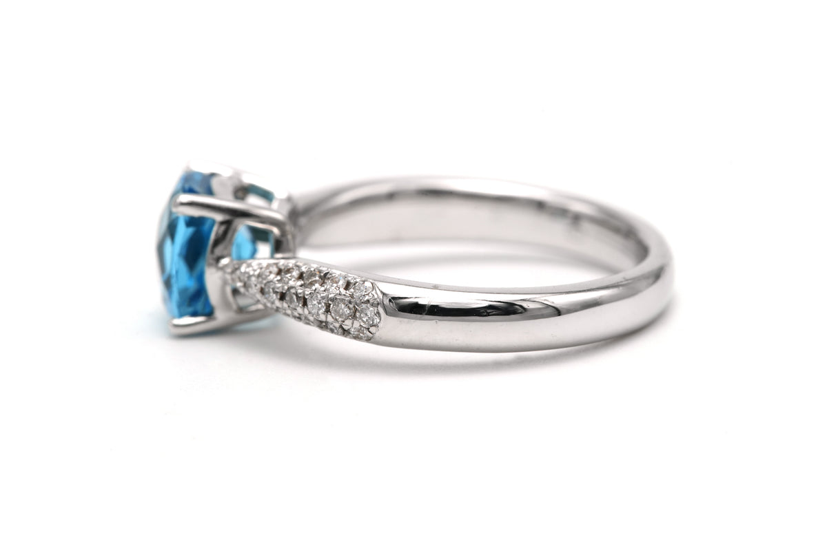 White Gold Solitaire Ring with Topaz and Diamonds