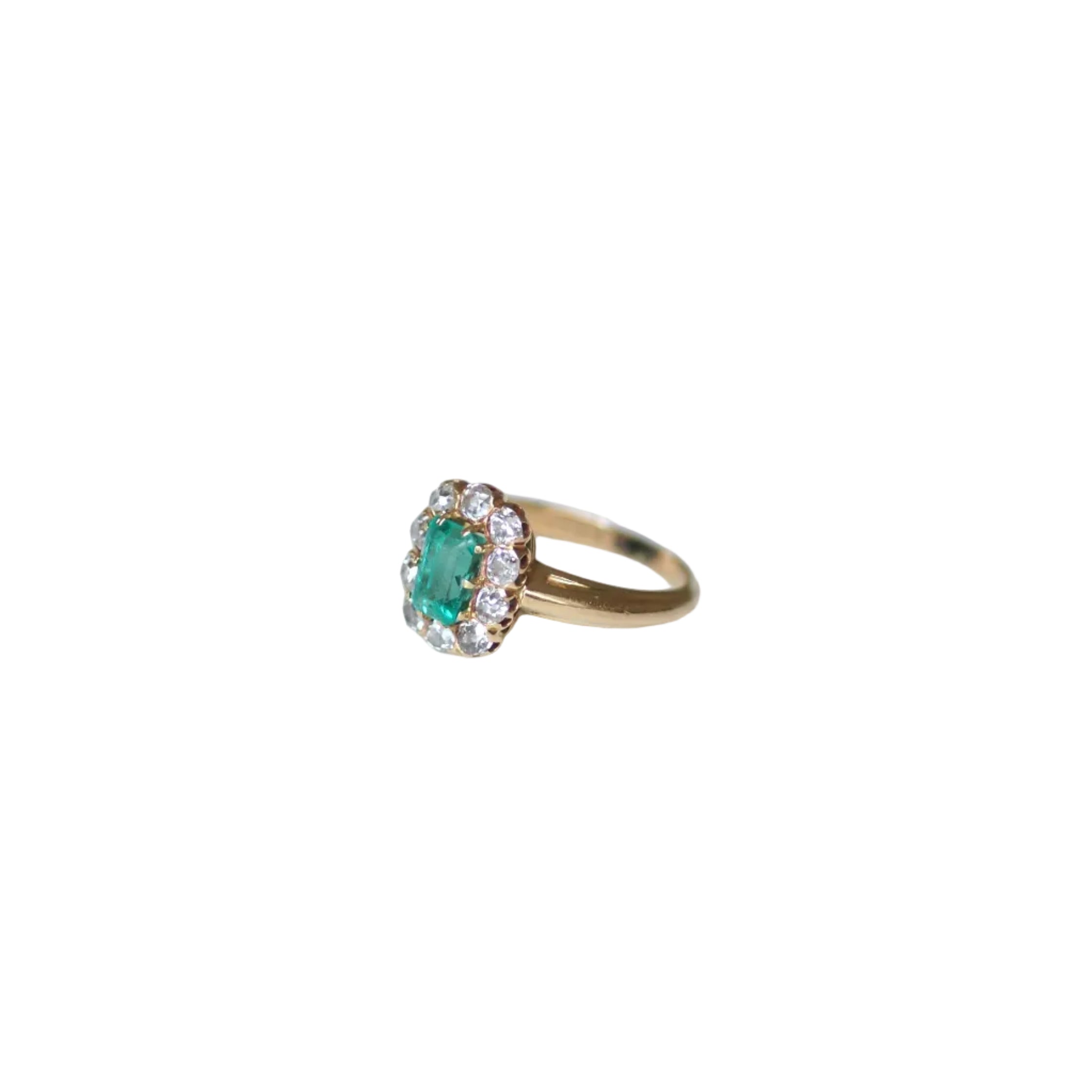 Ring Marguerite in rose gold, emerald, and diamonds