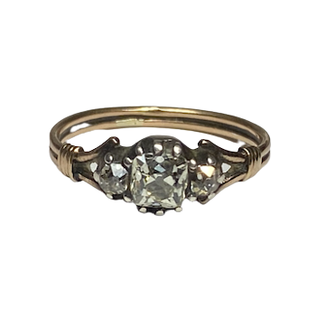 Trilogy Ring in Rose Gold and Diamonds