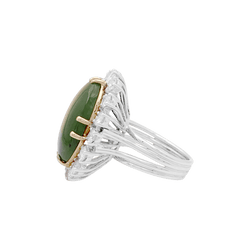Bague or blanc, jade néphrite et diamants.