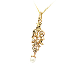 Yellow gold and pearl pendant