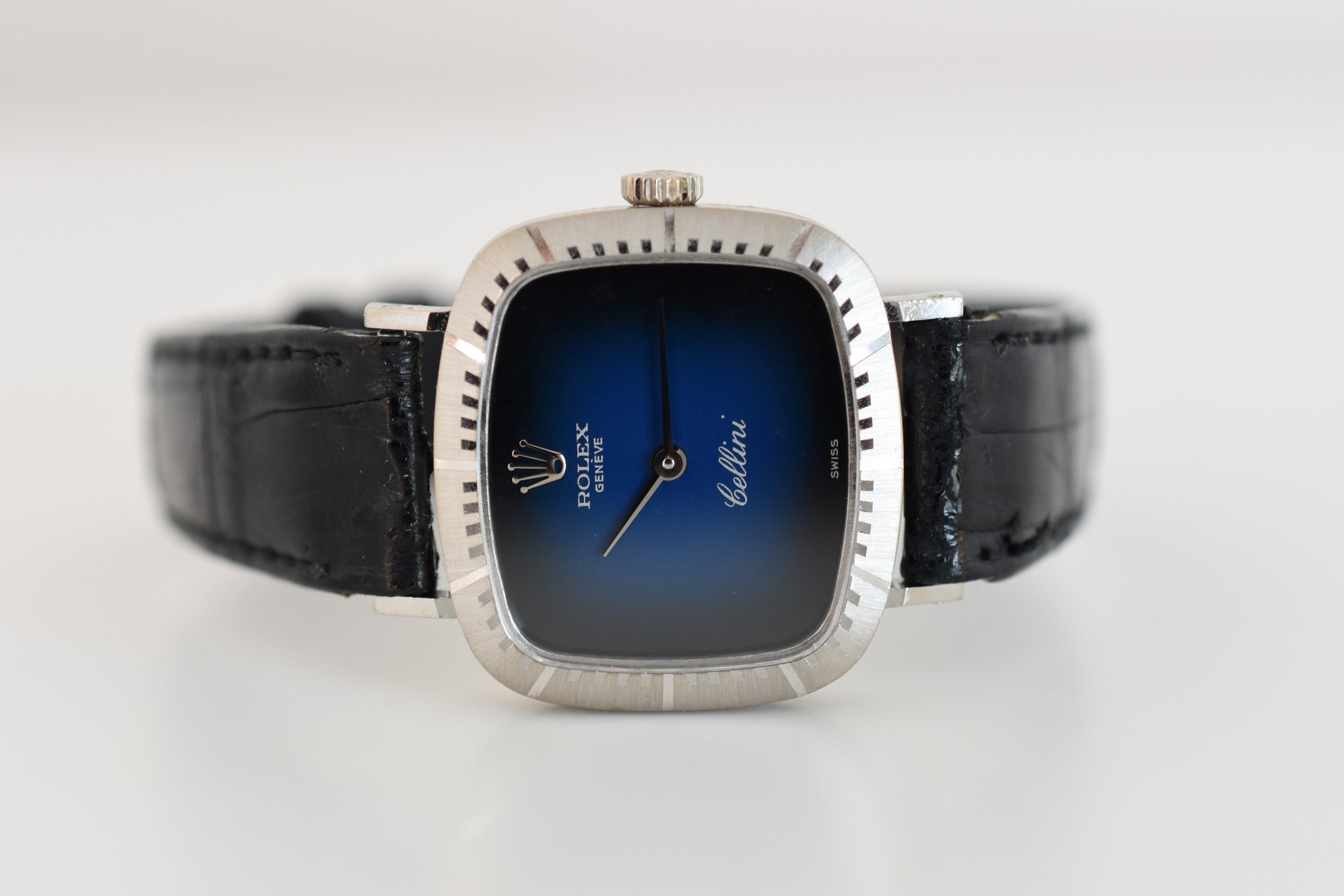 Rolex dame Cellini, ligne "Zephir", réf. 4082/9, circa 1970, or blanc 18 carats