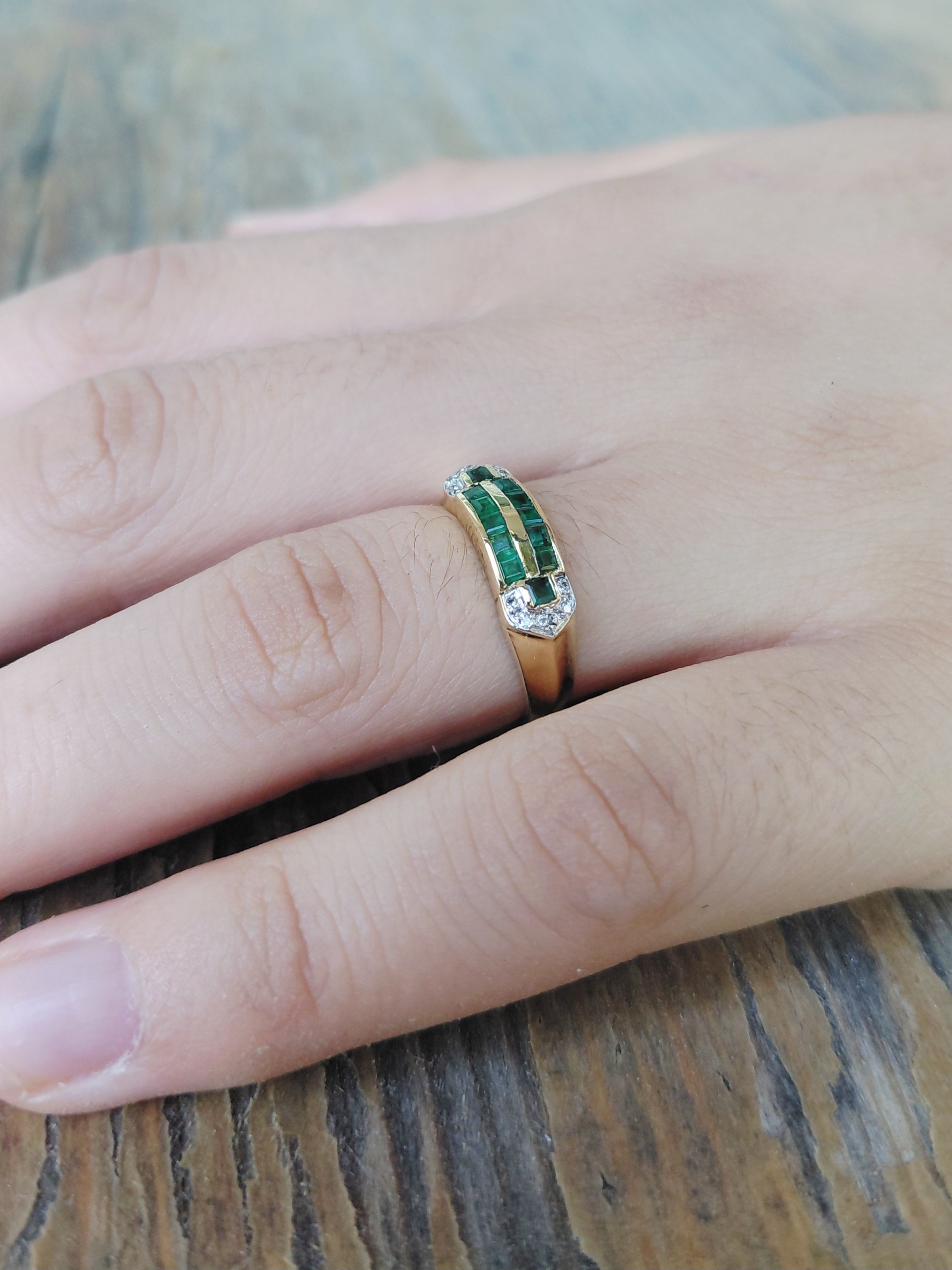 Yellow Gold Ring with Diamonds and Emeralds
