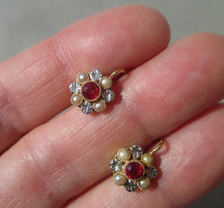Lever-back earrings in yellow gold, white gold, rubies, and pearls
