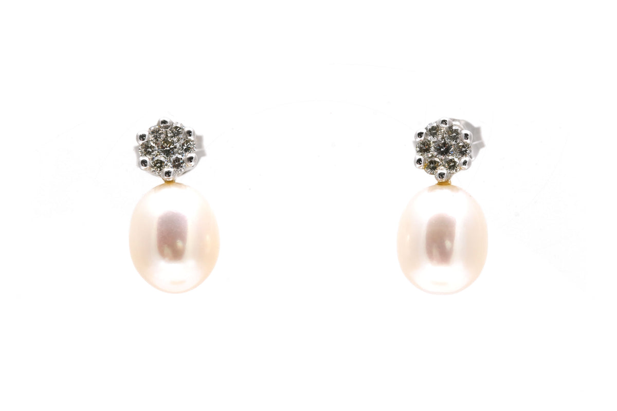 Boucles d'oreilles Puces en or blanc, perles et diamants