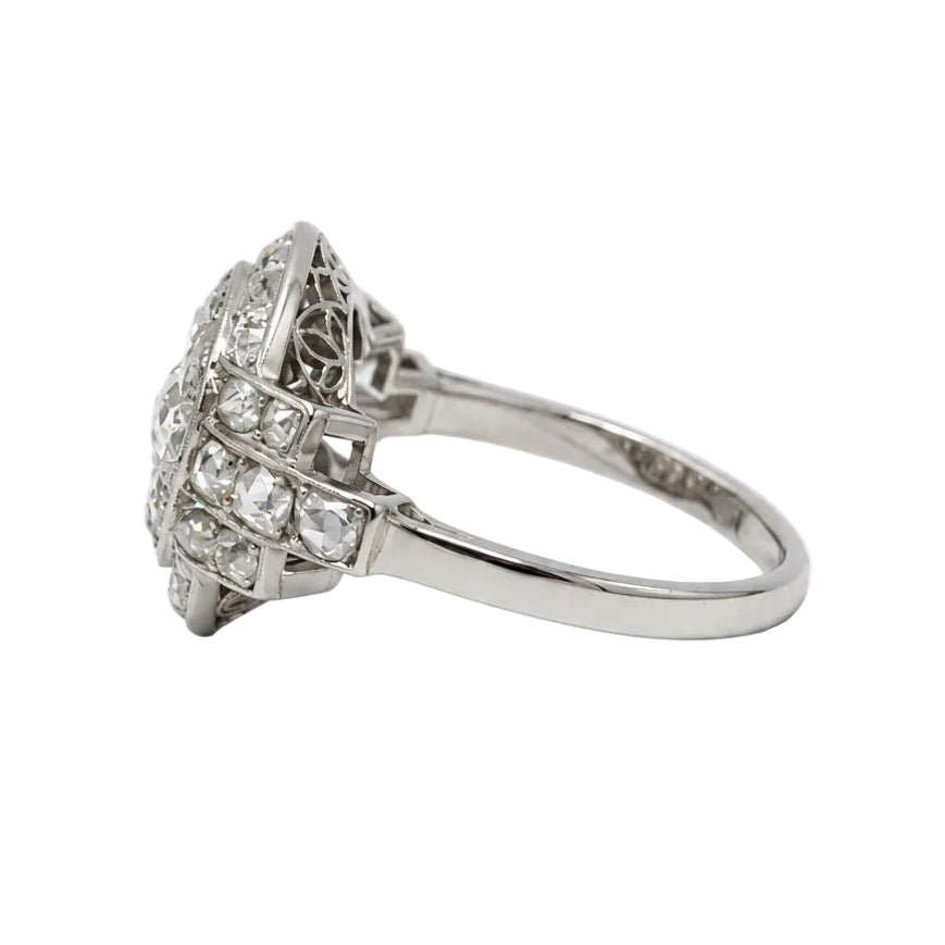 Entourage Ring in Platinum and Diamonds