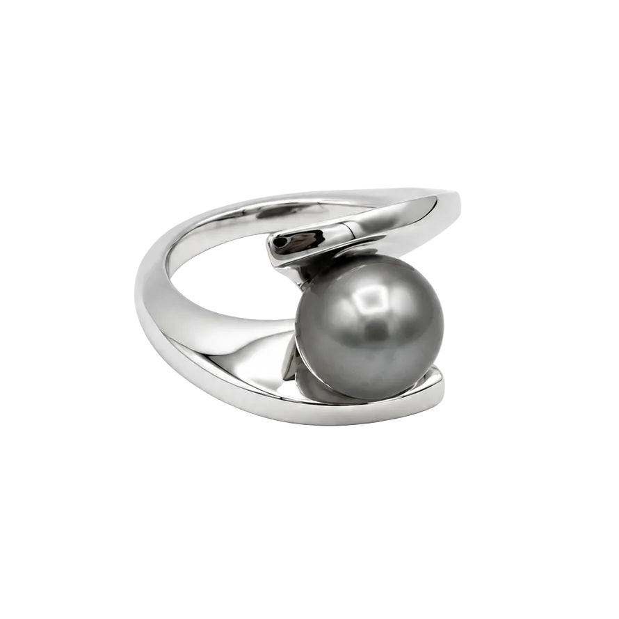 White Gold Solitaire Ring with a Pearl
