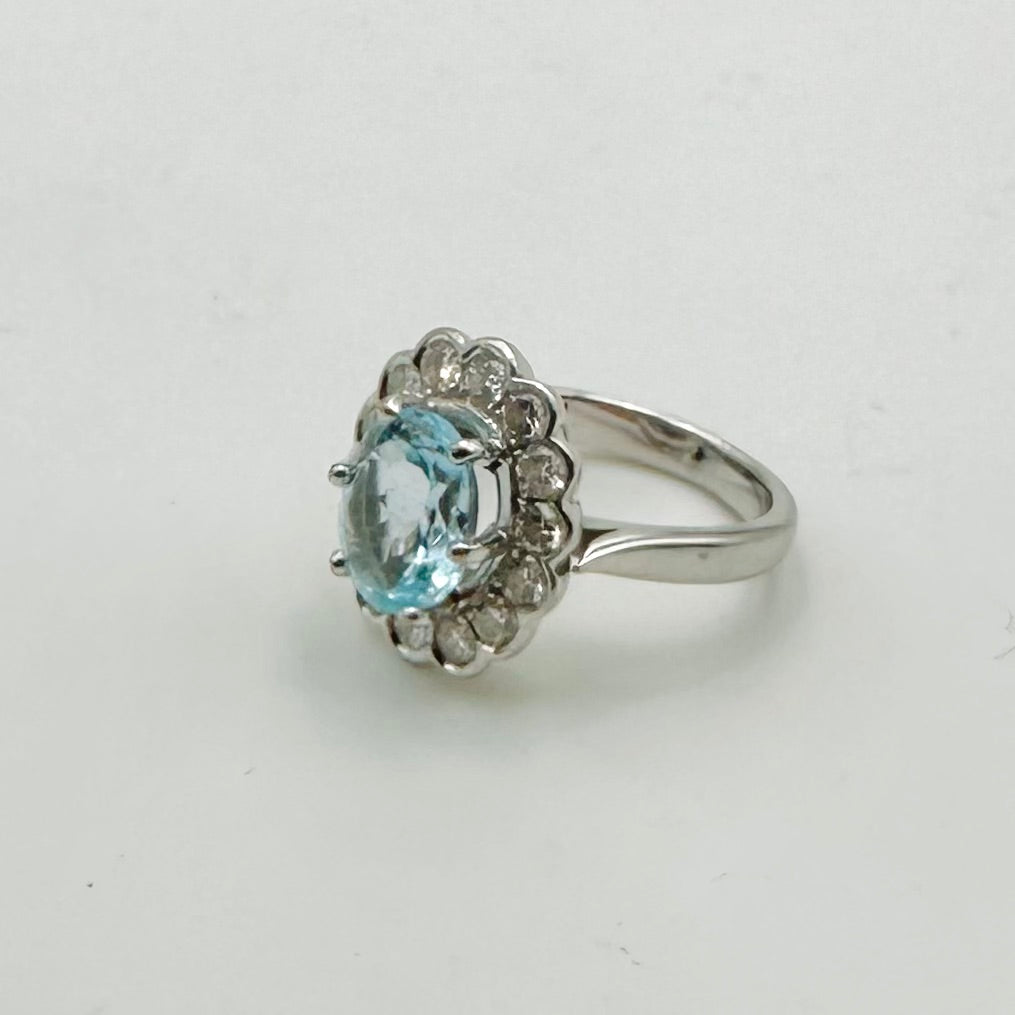 Marguerite Ring in White gold, Aquamarine and Diamonds