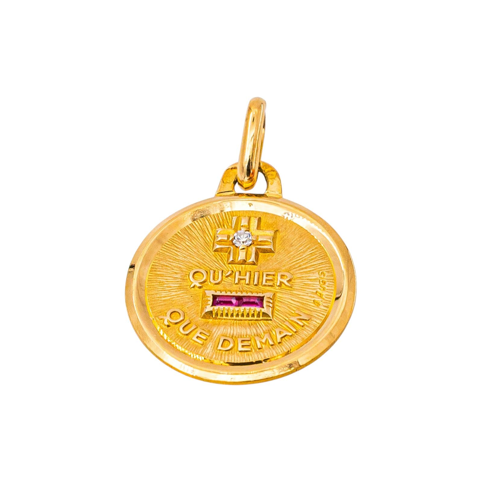 Augis Pendentif  Médaille Plus hier moins que demain  Or jaune Rubis