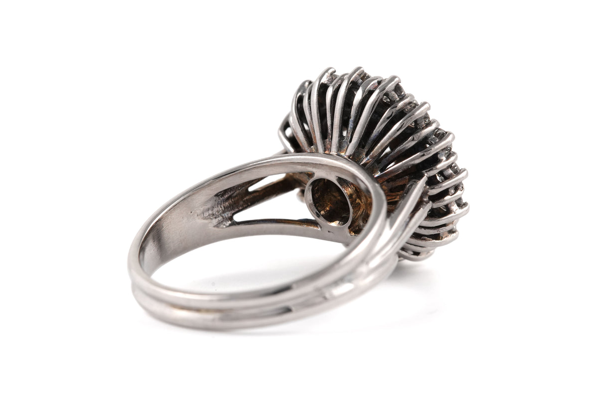 "Entourage" Ring in White Gold and Diamonds