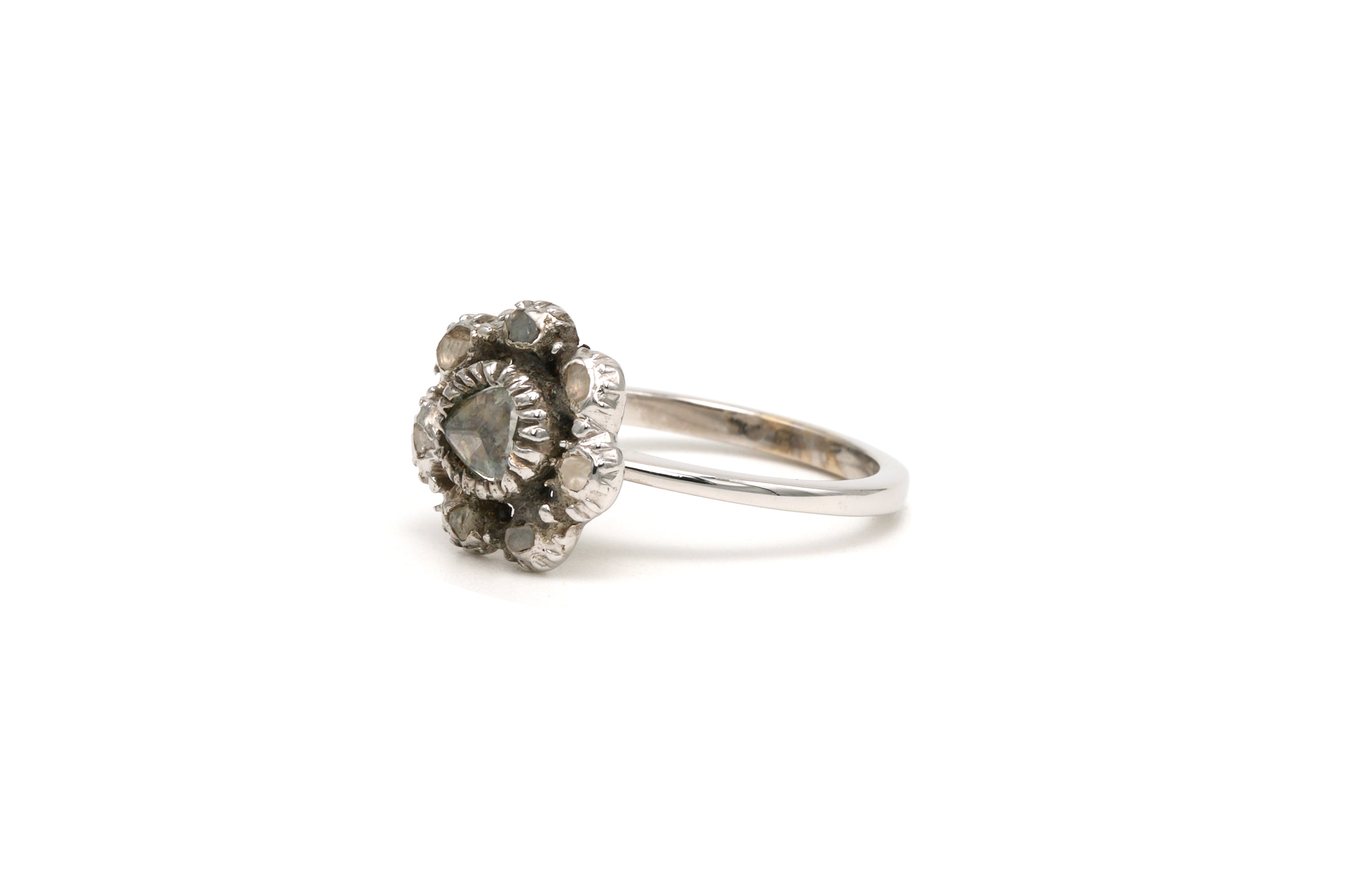 Marguerite Ring in White gold and Diamonds