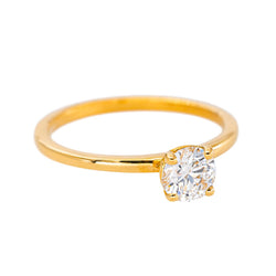 Yellow Gold Solitaire Ring with Diamond