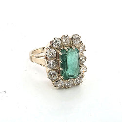 "Entourage" Ring in Yellow Gold, Emerald, and Diamonds