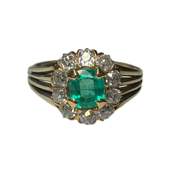 "Entourage" Ring in Yellow Gold, Emerald, and Diamonds