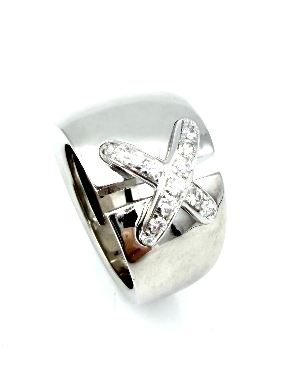 CHAUMET ring. "Liens" collection in white gold and diamonds