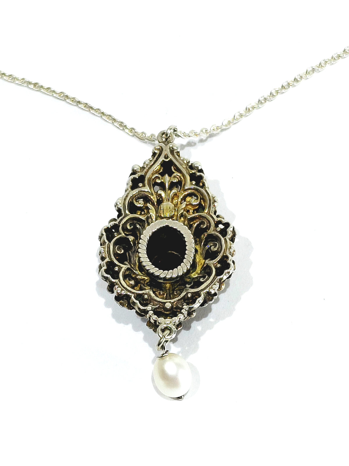 Necklace with a pendant made of silver, Vermeil, Enamel, Garnet, and Pearl
