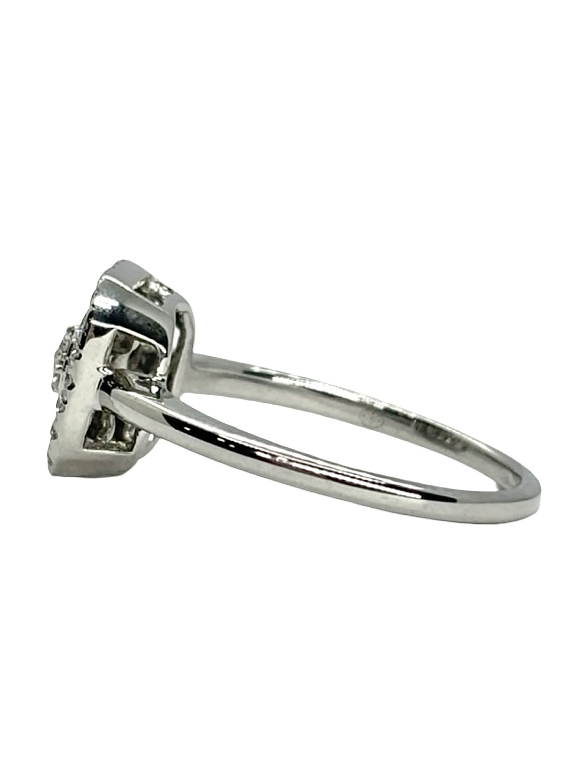 White Gold Solitaire Ring with Diamonds