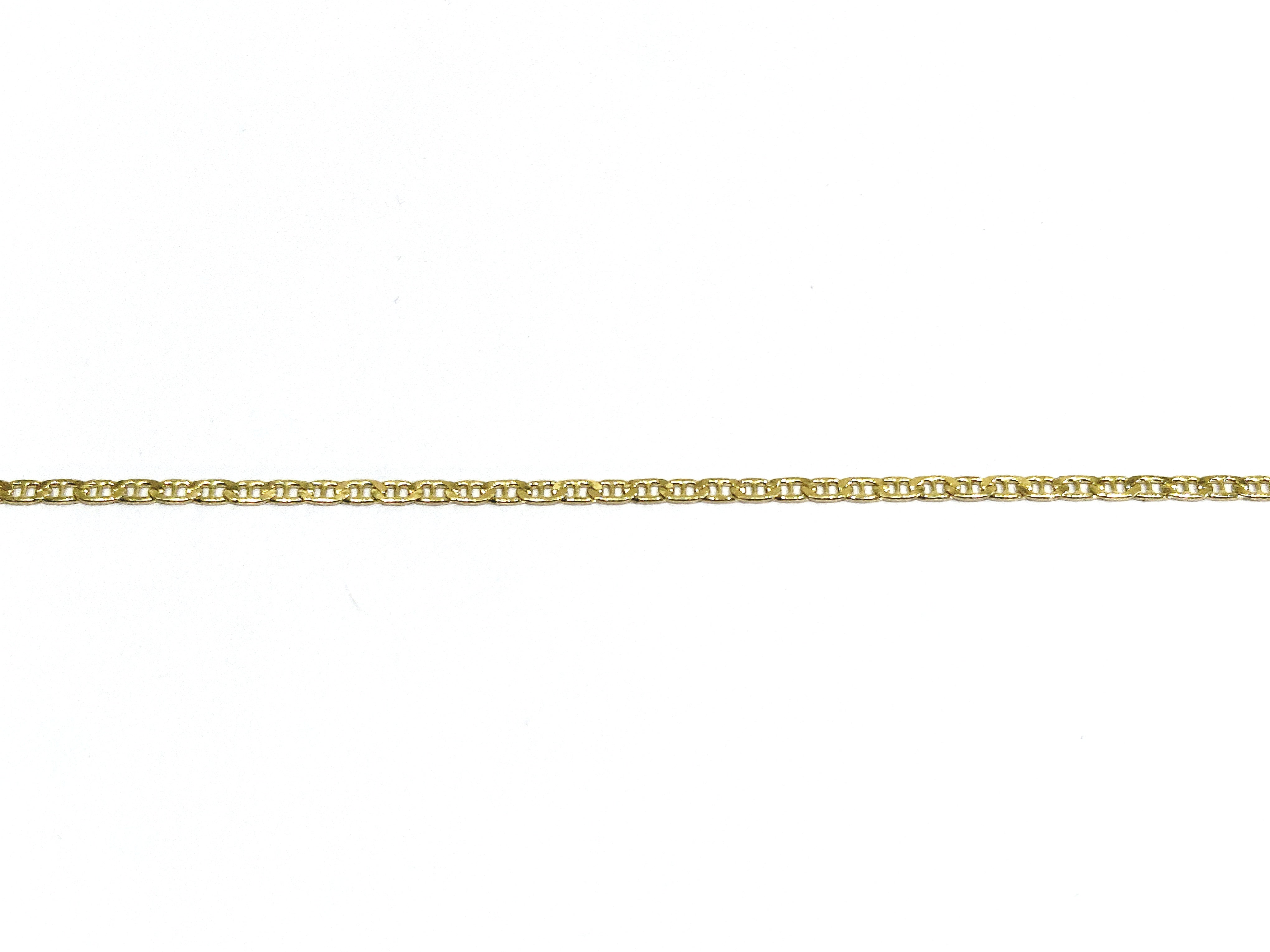 Yellow gold chain with marine-style links