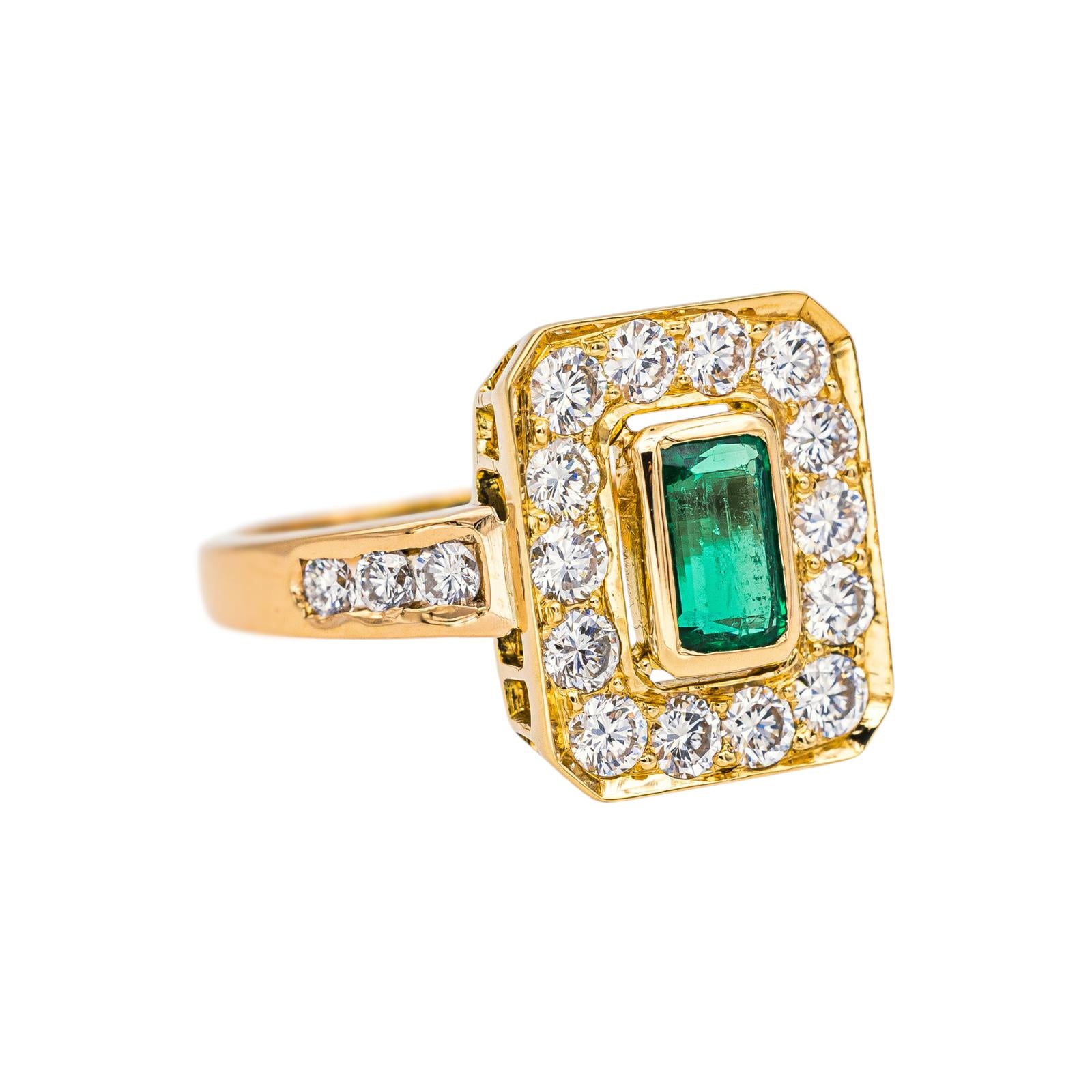 Emerald Yellow gold Ring