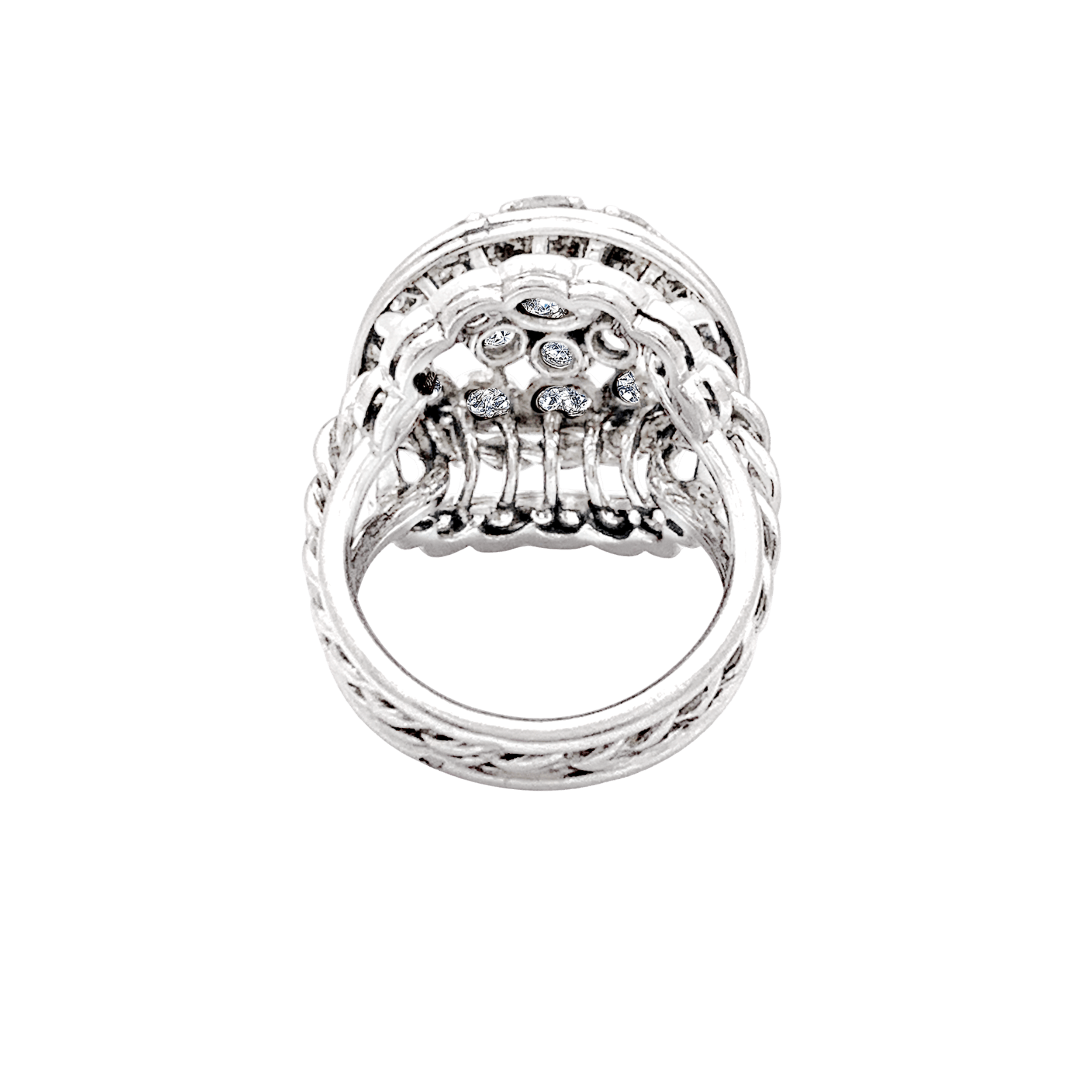 Bague fleur vintage en platine et diamants.