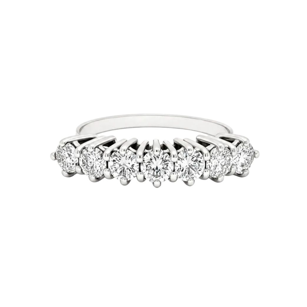 Wedding band ring in white gold and diamonds