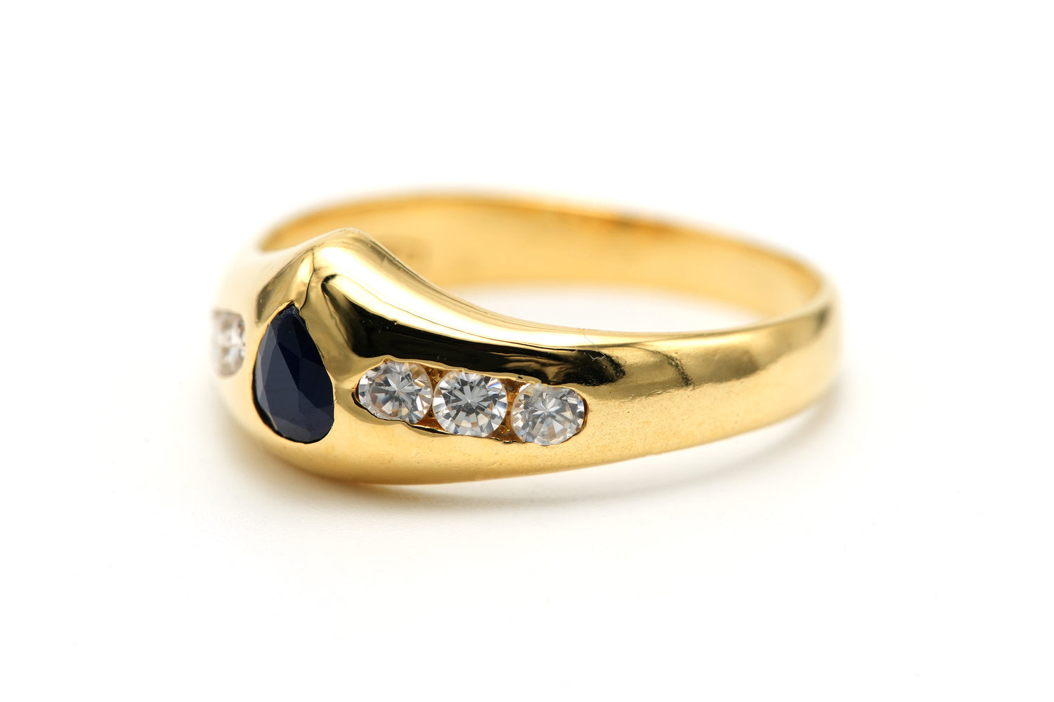 Bague Jonc en or jaune, saphir et diamants