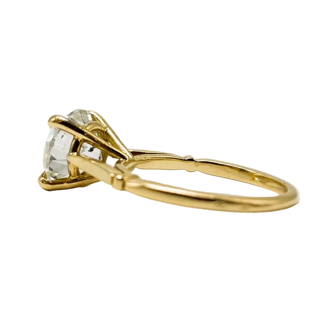 Yellow Gold Solitaire Ring with Diamond