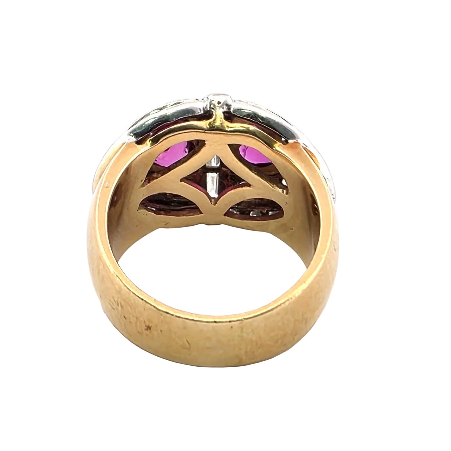 Ring Paved in yellow gold, ruby and diamonds