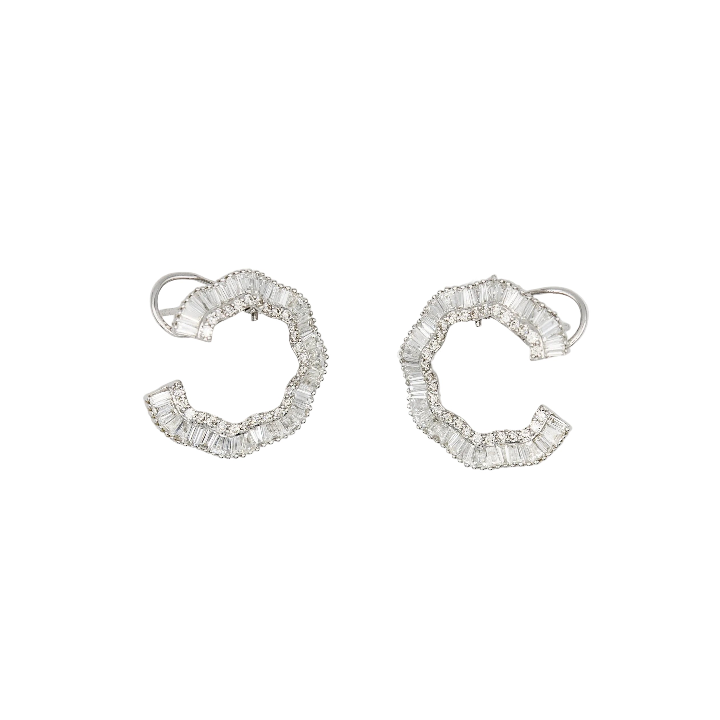Boucles d'oreilles en or blanc et diamants