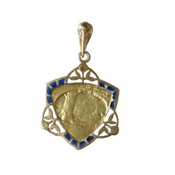 Romantic Art Nouveau Medal Featuring a Quote by Edmond de Rostand, with Plique-à-jour Enamel and Fine Pearls on Yellow Gold by Emile Monier