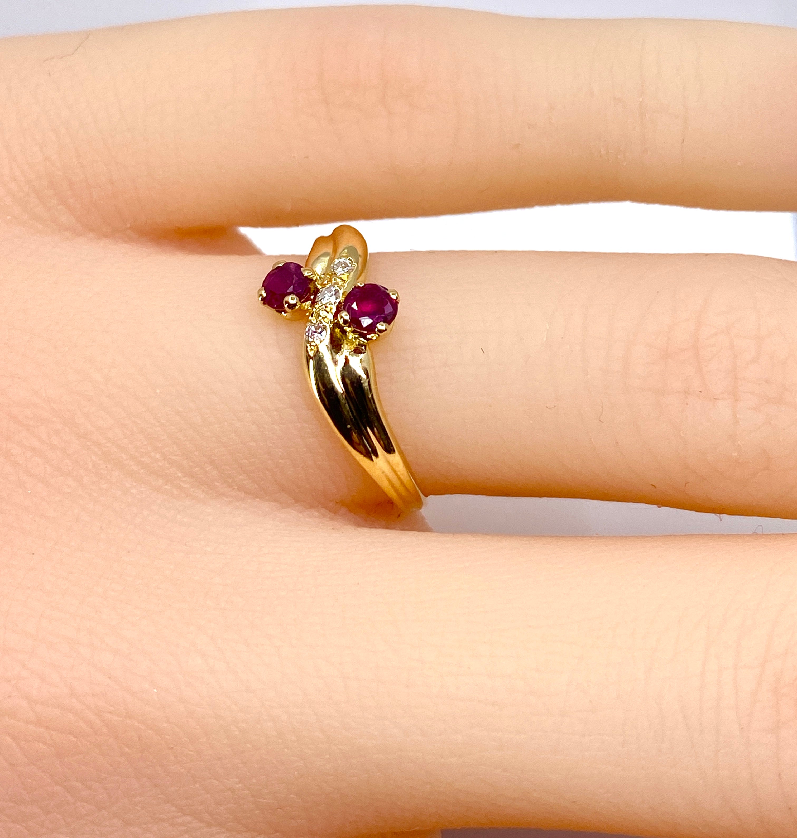 Ring you and me in yellow gold, rubies and diamonds