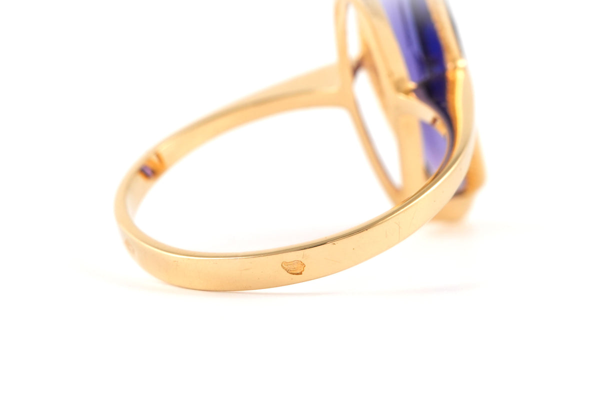 Yellow Gold Solitaire Ring with Amethyst