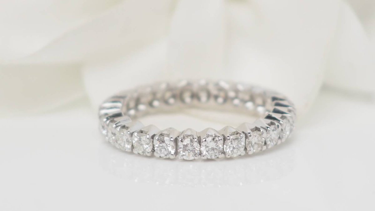 Alliance américaine en or blanc et diamants 1,30ct - Castafiore