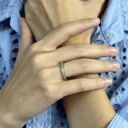 Alliance Cartier Platine "Ballerine" avec diamants brillants vers 2011. Taille 53 - Castafiore