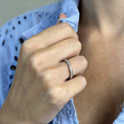 Alliance Cartier Platine "Ballerine" avec diamants brillants vers 2011. Taille 53 - Castafiore