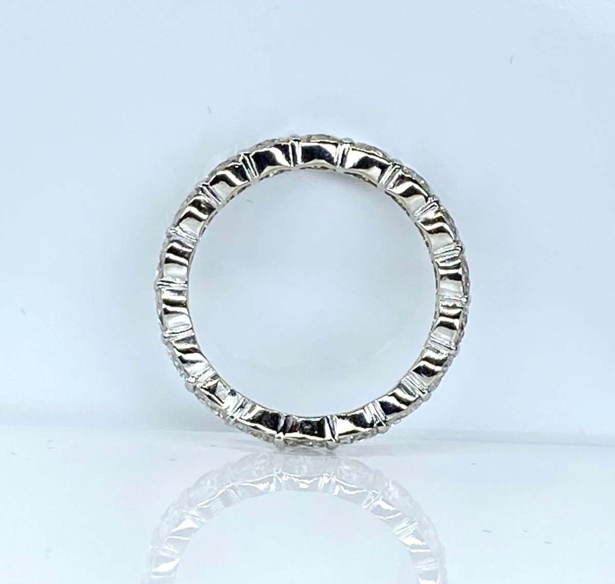 Alliance en or blanc 18 carats et platine, 18 diamants 2,70 carats - Castafiore