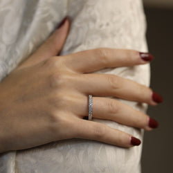 Alliance en or gris 18 Cts avec 1,00 Cts diamants brillants G - VS. Taille 54 - 55 - Castafiore