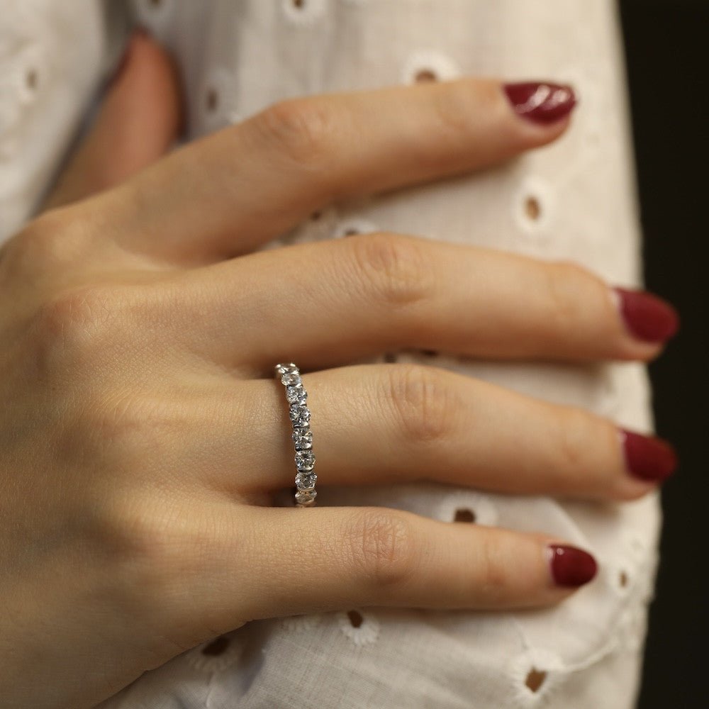 Alliance en or gris 18 Cts avec 2,00 Cts de diamants G - VS. Taille 53 - Castafiore