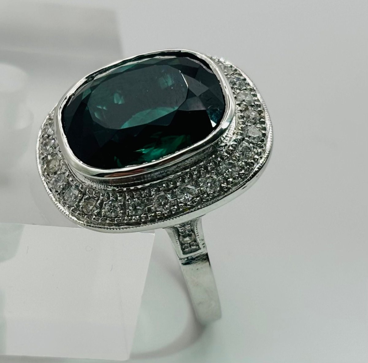 ANILLO DE ORO CON DIAMANTES Y TURMALINA NATURAL - Castafiore