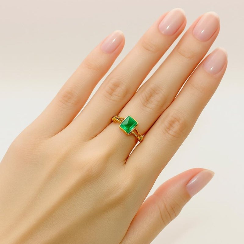 ANILLO DE ORO CON ESMERALDA NATURAL CORTE ESMERALDA - Castafiore