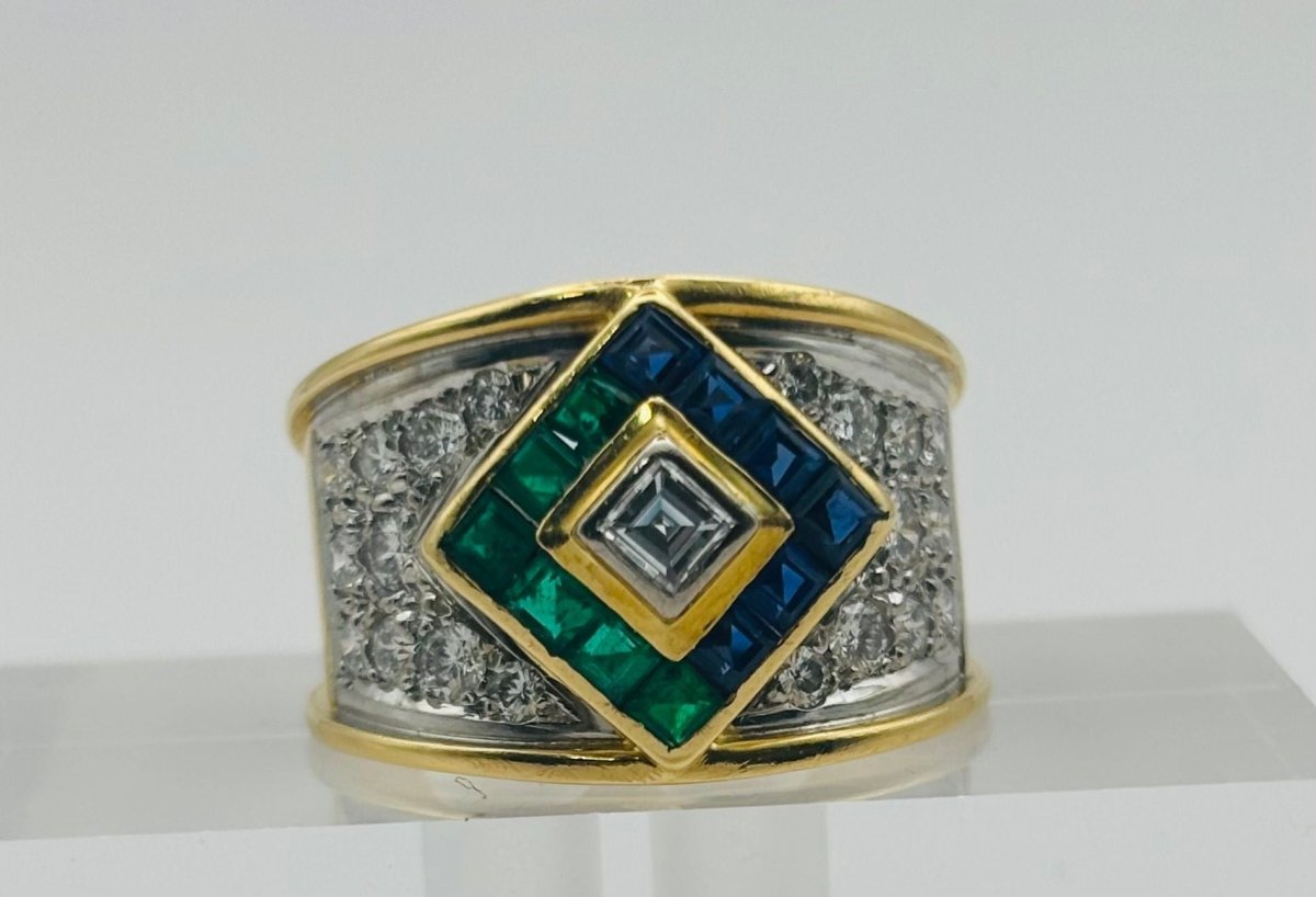 ANILLO EN ORO BICOLOR, CON DIAMANTES, ZAFIROS Y ESMERALDAS - Castafiore