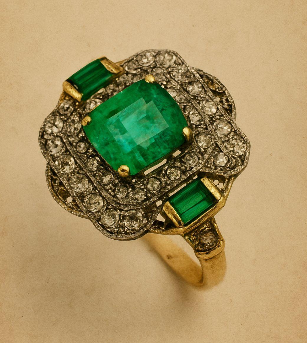 ANILLO EN ORO CON ESMERALDAS Y DIAMANTES - Castafiore