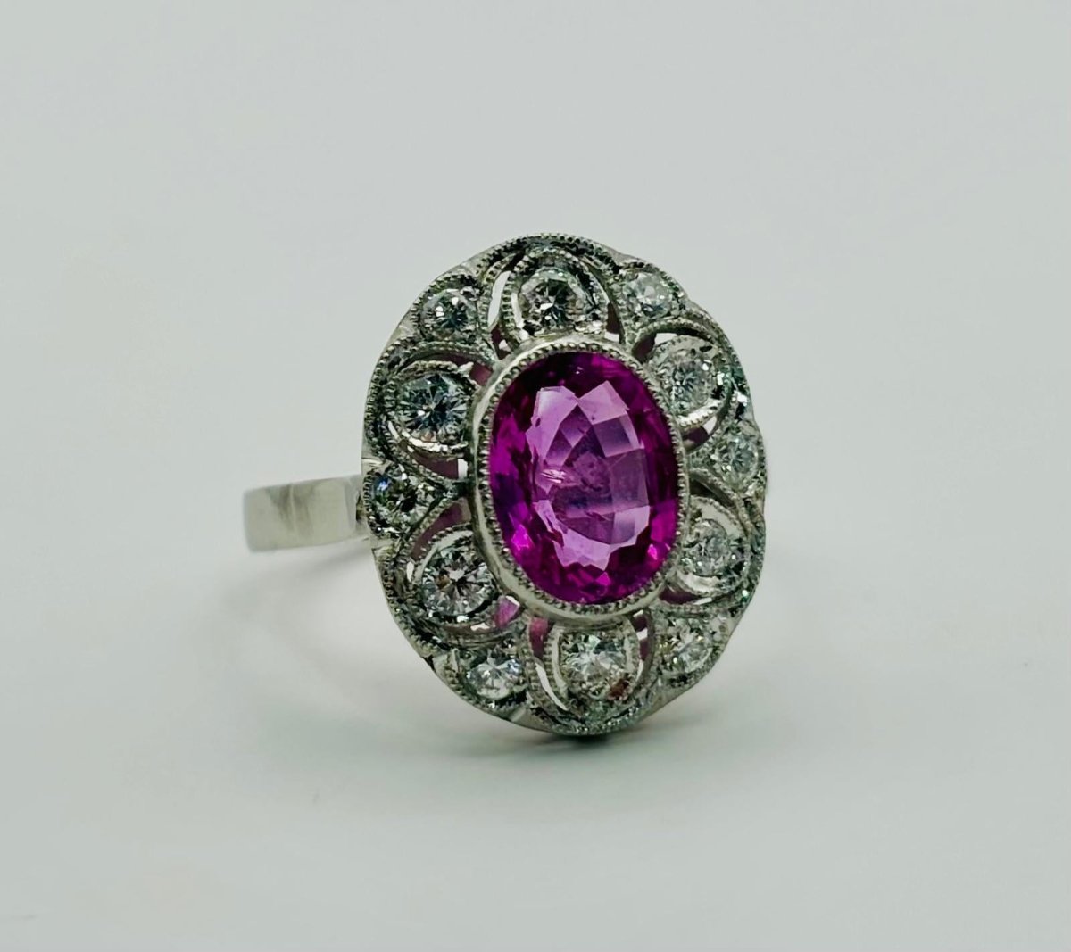 ANILLO EN PLATINO CON UN ZAFIRO Y DIAMANTES - Castafiore