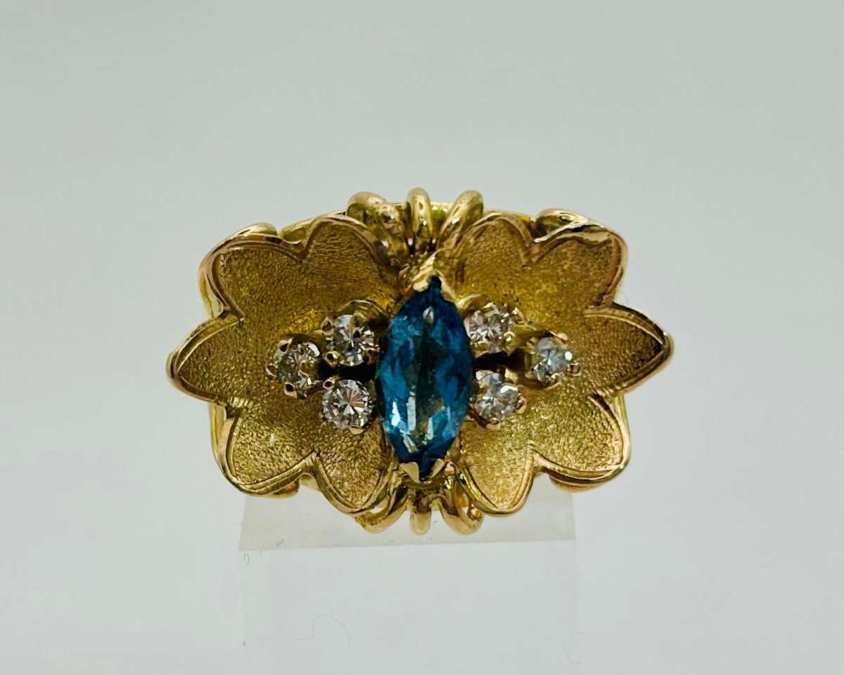 ANILLO VINTAGE EN ORO AMARILLO CON AGUAMARINA MARQUISE Y DIAMANTES - Castafiore