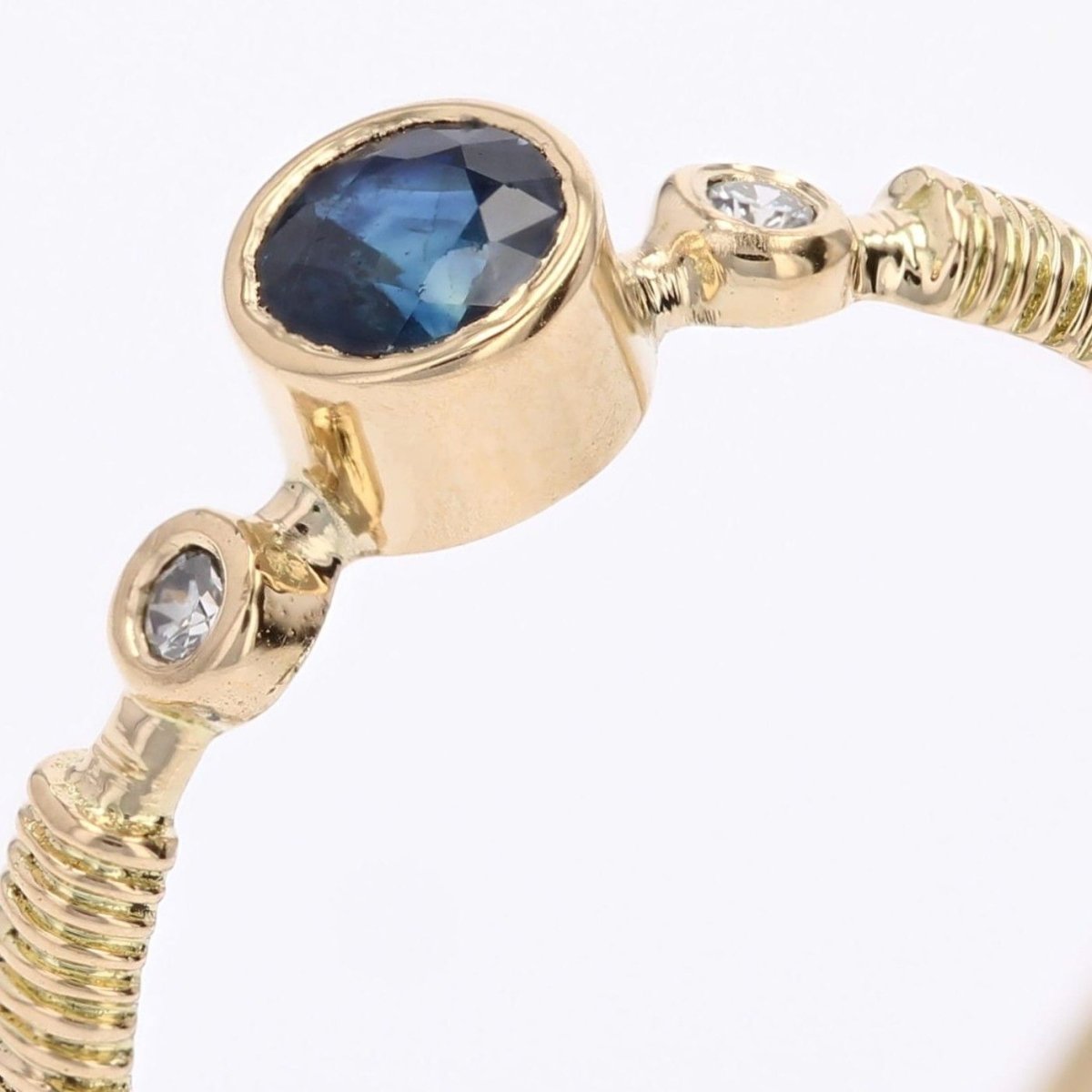 Anneau or jaune saphir diamants - Castafiore