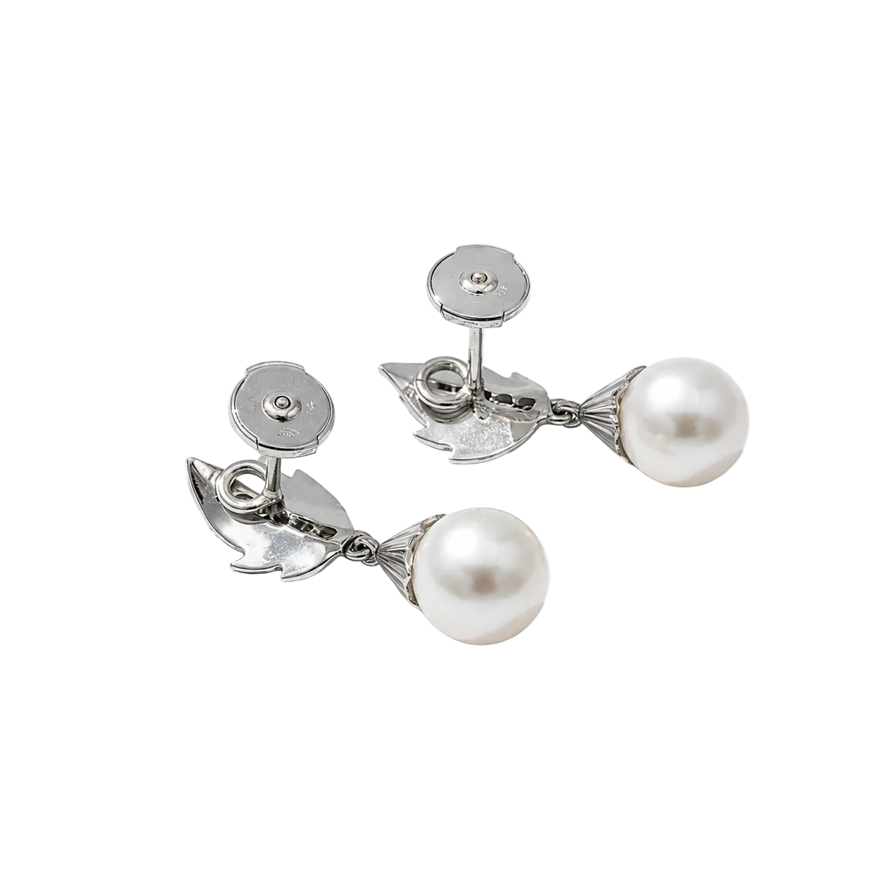 White gold earrings with pearls and diamonds