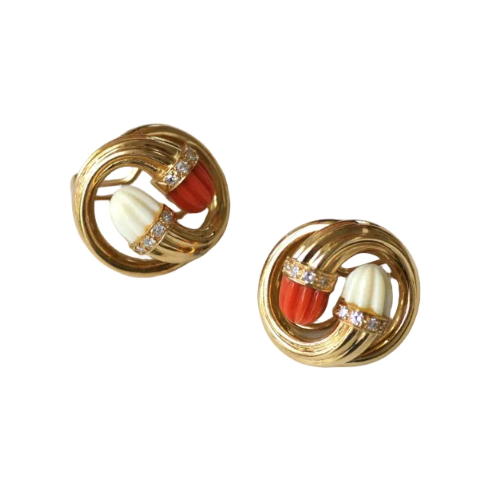 Clip Earrings in Yellow gold, Coral, and Diamonds