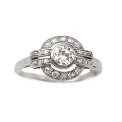 Entourage Ring in Platinum and Diamonds