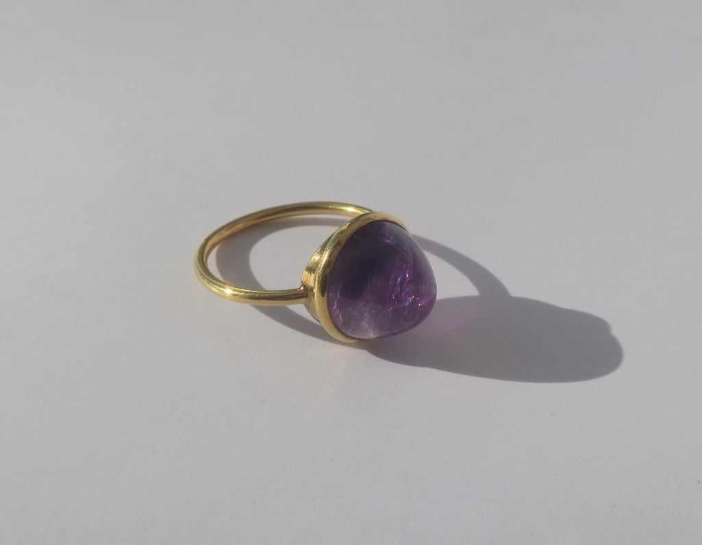 Yellow gold and Amethyst Cocktail Ring
